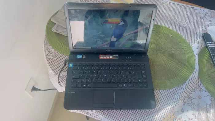 Notebook semi novo!