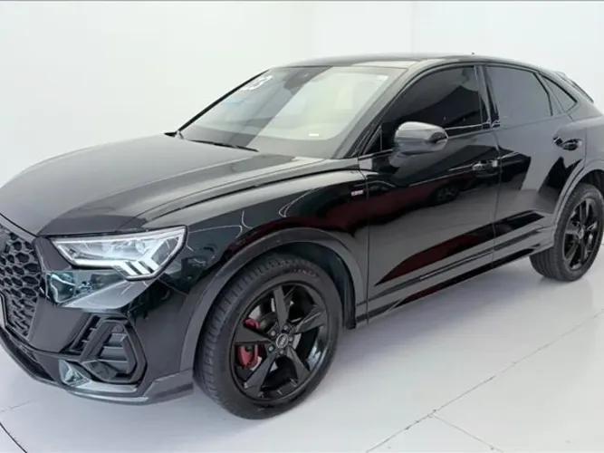 Audi Q3 SPB Perf. Black 2.0 TFSI Tipt. Quat. 2023