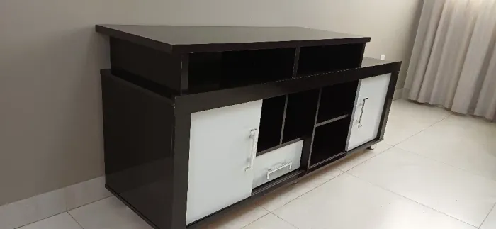 Rack para sala padrão imbuia escura