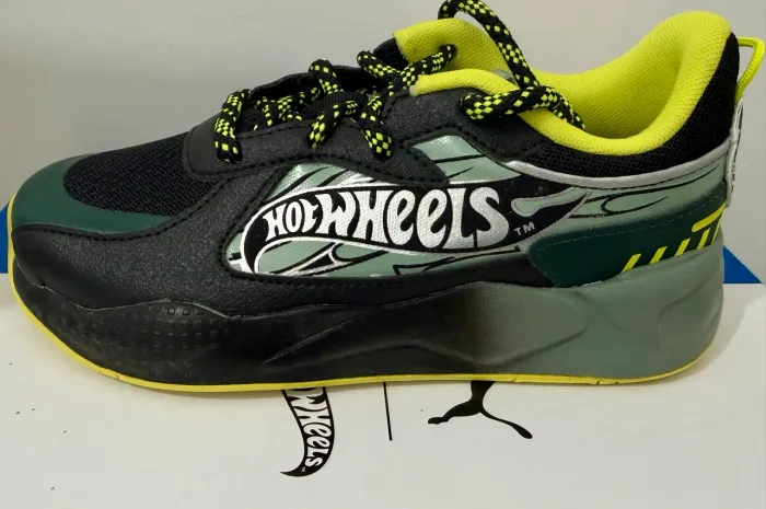 Tenis infantil Hot Wheels