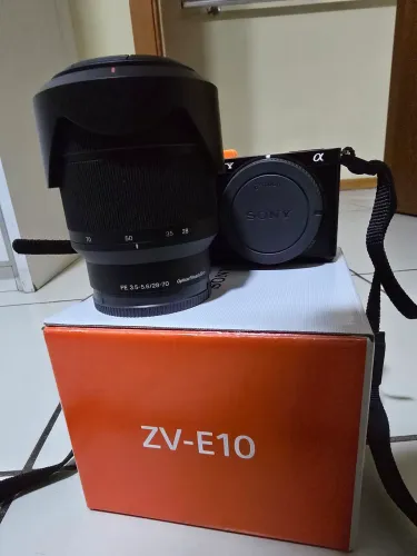 Sony ZVE-10 + Cartão Vpro 128GB + Lente Sony FE 28-70