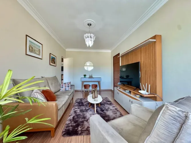 Casa com 3 quartos à venda, 232 m² por R$ 549.000 - Grama - Juiz de Fora/MG