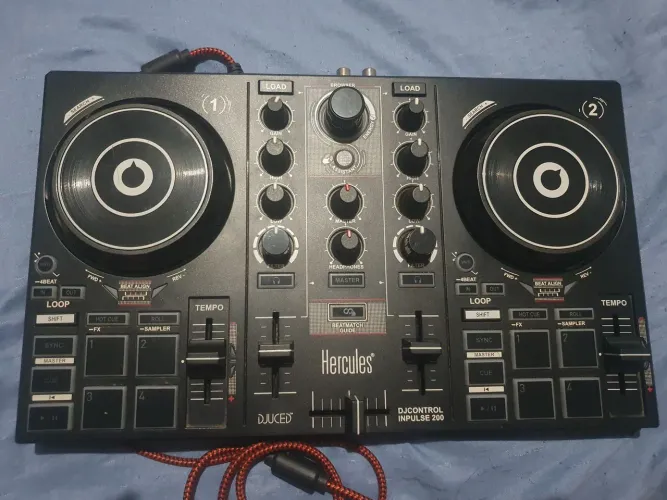 Vende-se controladora Hércules Djcontrol usada, com uma ótima qualidade