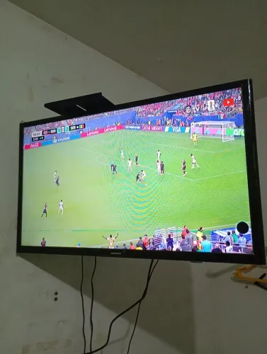 Smart tv Samsung 32 polegadas com controle remoto