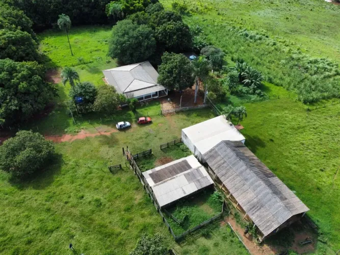 Fazenda de Luxo com 4 Quartos e 387.200m² em Área Rural de Luziânia-GO