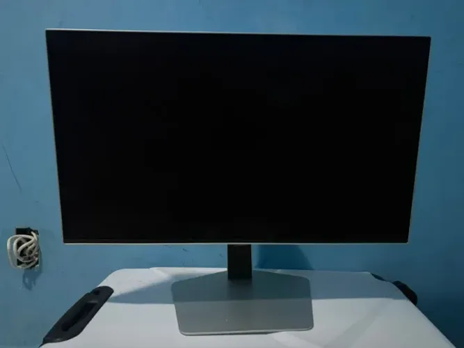 Samsung Odyssey OLED G6 27" QHD 360Hz 0,03ms | G60SD Prata
