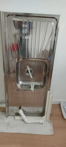 Vendo uma pia em inox , e lavatório sem usar.