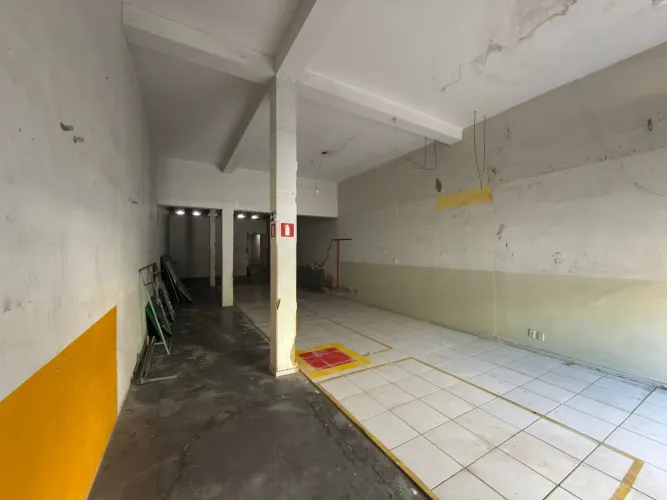 Alugo ponto comercial com 138 m² na Av. Regis Pacheco entre a intelbras e a Newmax