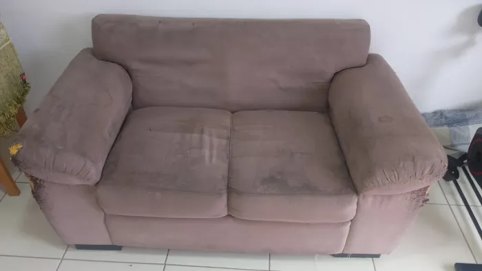 sofá dois lugares