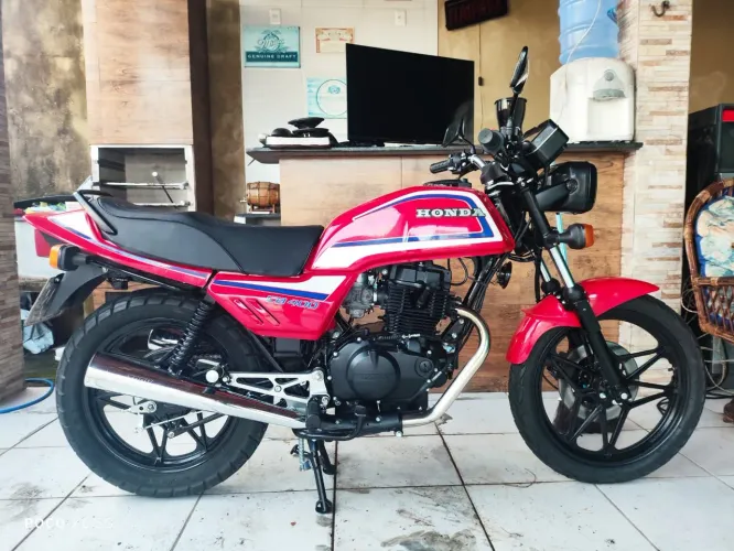 Vendo CB 400 em perfeito estado.