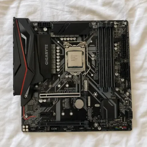 KIT processador Intel i7-9700K + Placa-mãe Gigabyte Z390 M Gaming