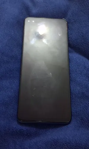 Celular para retirada de peças.