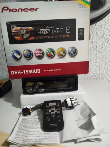 Pioneer com USB e controle