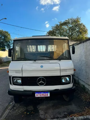 Vendo caminhão carroceria