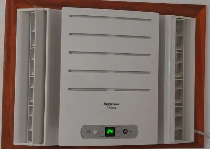 Ar condicionado Springer Midea 10000 BTUs 220v COM CONTROLE (03 meses de uso)