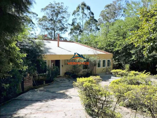 Casa em Condomínio de Luxo no Moinho Velho, Embu das Artes-SP: 2 Quartos, 2 Suítes, 4 Sala