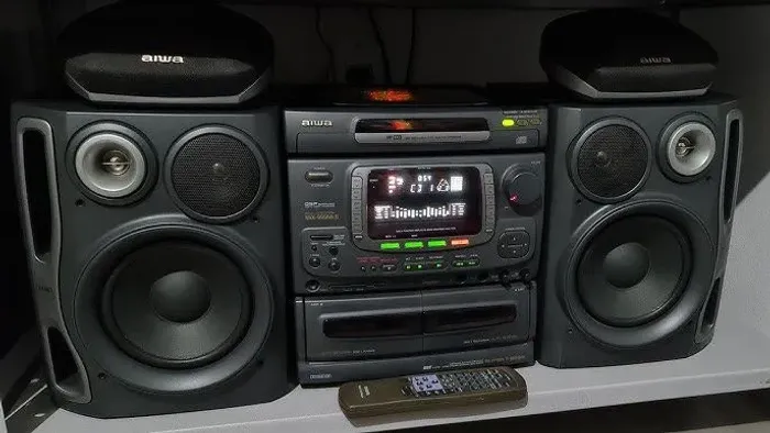 Som aiwa top ceregrafia impecável. Retirar em Porto Alegre RS em mãos