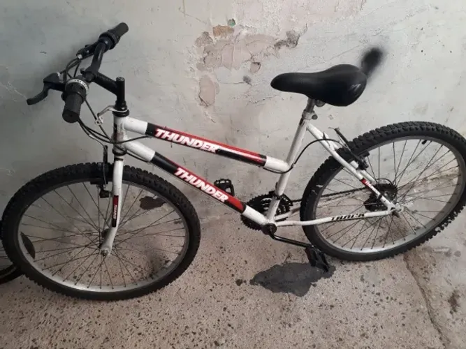Bicicleta Thunder aro 26 com 18 marchas