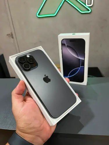 iPhone 16 pro maxx 256gb sem detalhes - garantia de 1 ano 