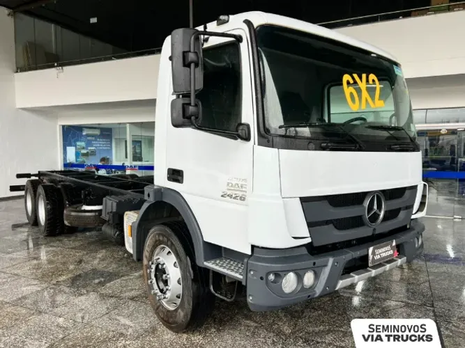 Caminhão Truck No Chassi Mercedes-benz Atego 2426 6x2 2022