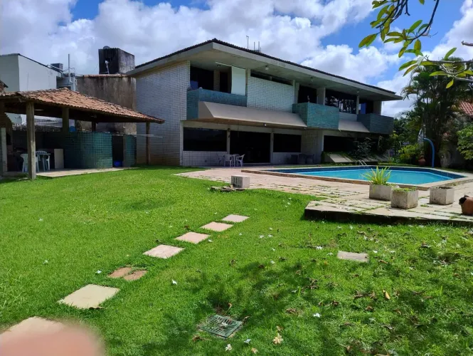 POÇO DA PANELA - 2 PAVIMENTOS 05 QUARTOS 03 SUITES PISCINA 07 VAGAS CARRO TERRENO 1.416 M2
