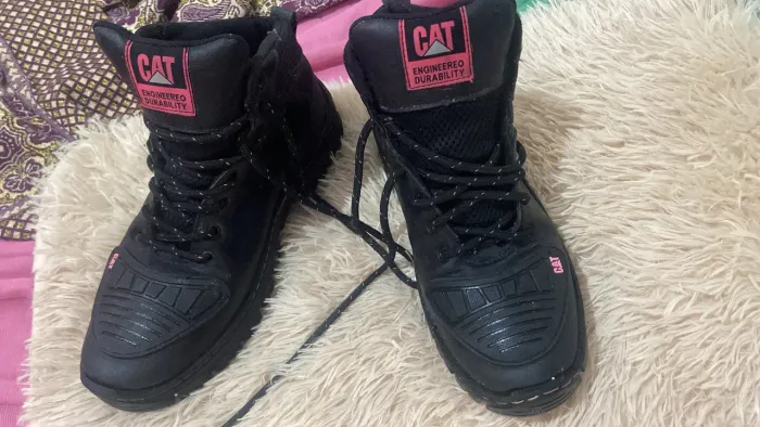 Bota CAT feminina