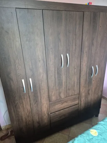 Guarda-roupa casal