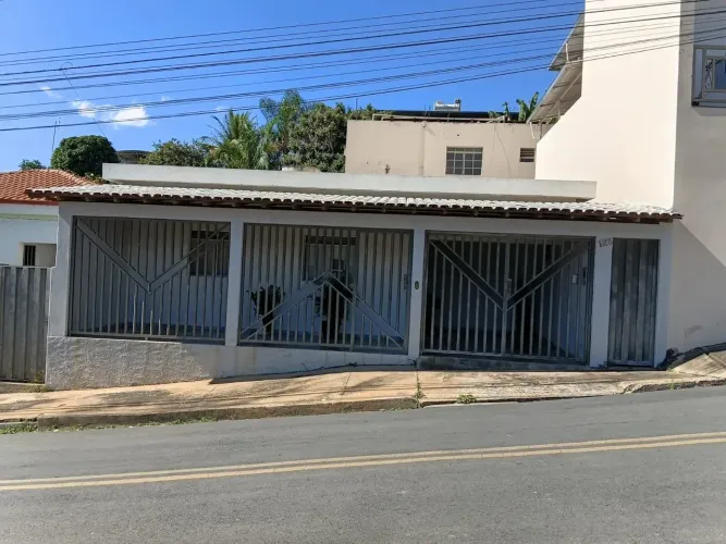 Casa em Arcos no Bairro Santo Antônio - Oportunidade!
