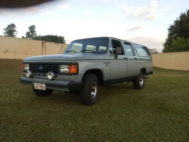 Chevrolet Veraneio S / Luxe 4.1 1971