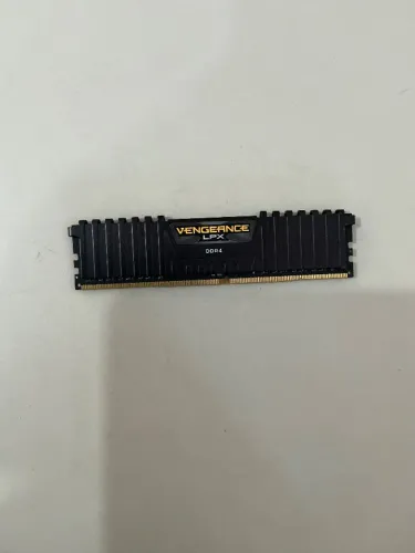 Memória RAM Corsair Vengeance LPX 8GB 3200mhz DDR4