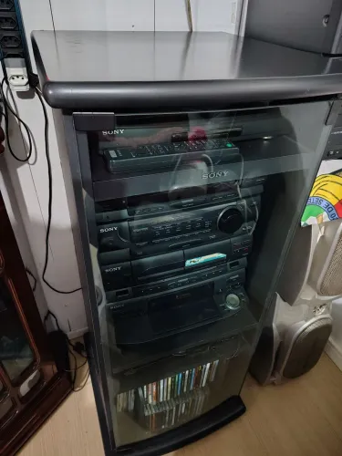 Rack som Sony lbt