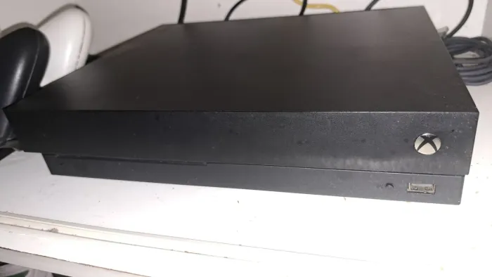 Xbox One X 1TB 