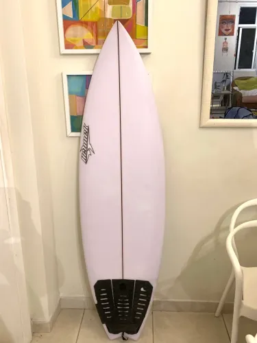 Prancha de Surf Hennek Trekinho 5.7 seminova