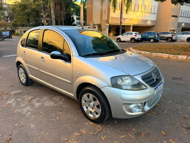 Citroen C3 GLX 1.4/ GLX Sonora 1.4 Flex 8V 5P 2012