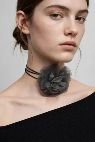 Choker Zara cinza rato novo