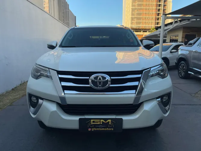 Toyota Hilux SW4 SRX 4X4 2.8 TDI 16V Dies. Aut. 2020