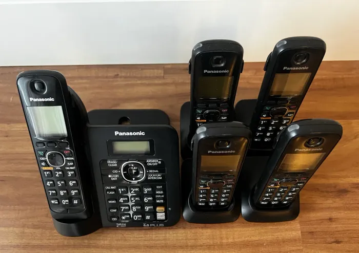 Telefone Sem Fio Panasonic Dect 6.0 Kx-tg6641 Com 4 Ramais