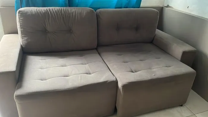 Vendo sofá novinho estica confortável cinza ant pelos