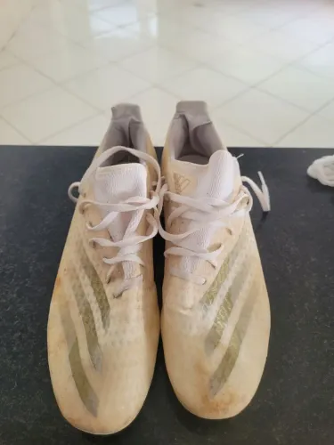 Chuteira Adidas 42