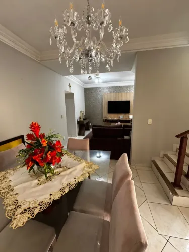 VENDO SOBRADO RESIDENCIAL ALFENAS