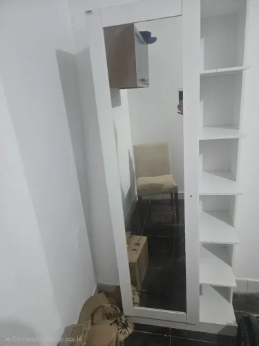 Sapateira com espelho