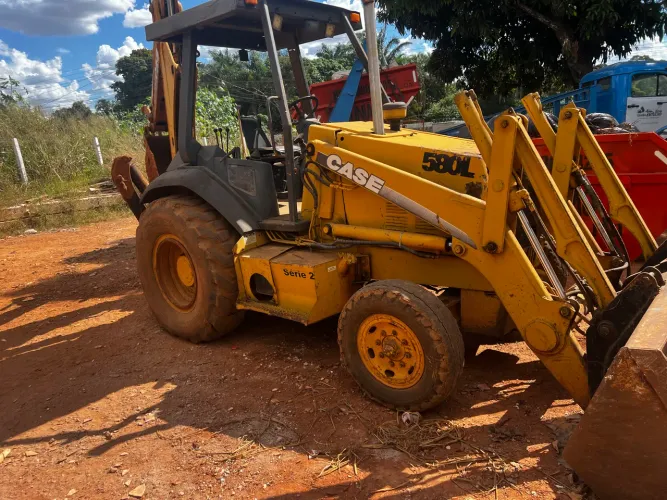 Retroescavadeira case