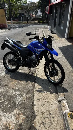 Vendo Lander 2022 em ótimo estado de conservação
