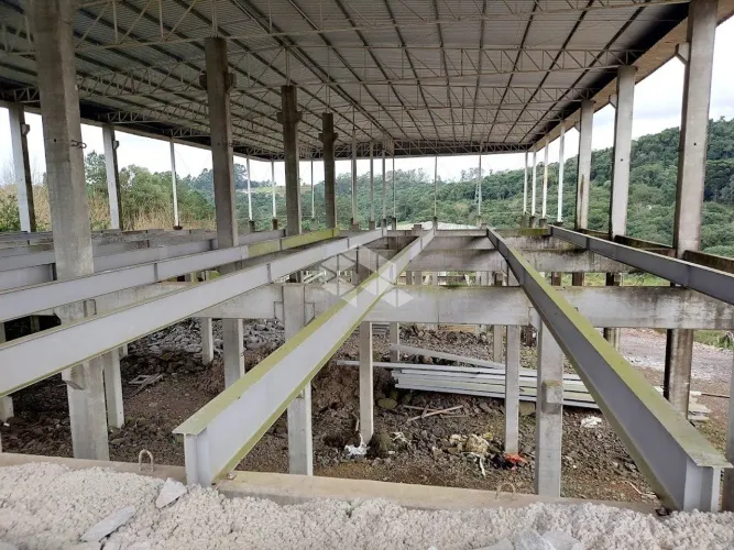 Pavilhões na BR 470