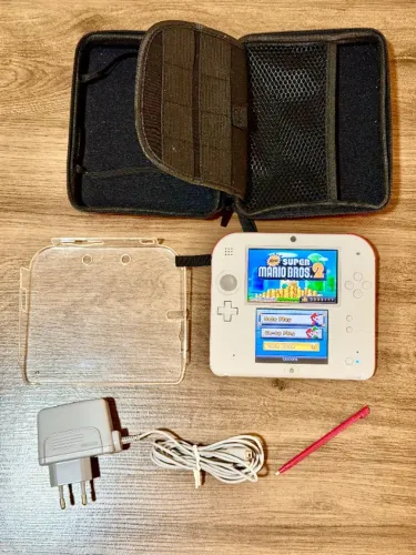 Nintendo 2DS Branco Vermelho + R4 + Carregador Original