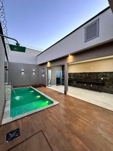 Última unidade,Bela casa 3 quartos,1 suíte.