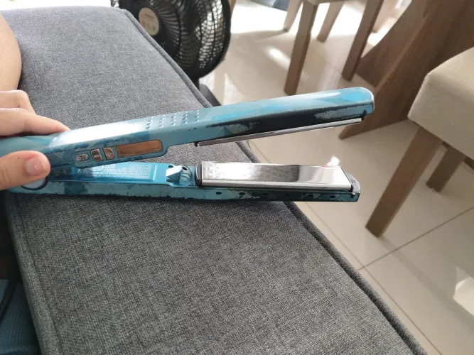 Vendo chapinha nano Titanium, funcionando perfeitamente, nunca foi concertada / remendada