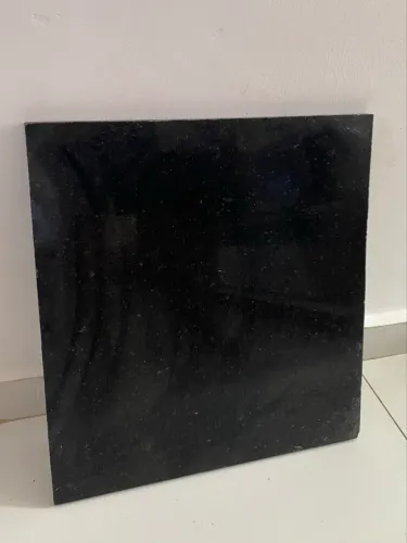 Placa de granito 55x60 cm