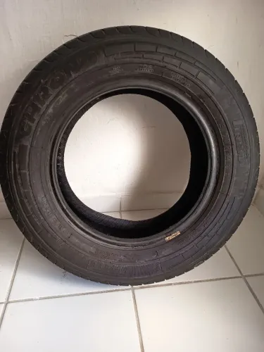 Pneu Pirelli Aro 14 Chrono 185R14C 102R<br>
