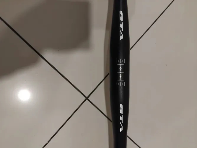 Guidão reto curvo